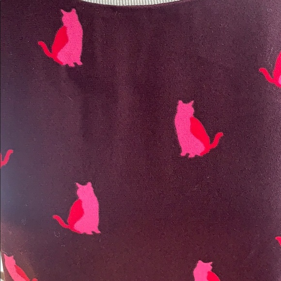 Maroon shift dress with cat motif - Picture 2 of 3